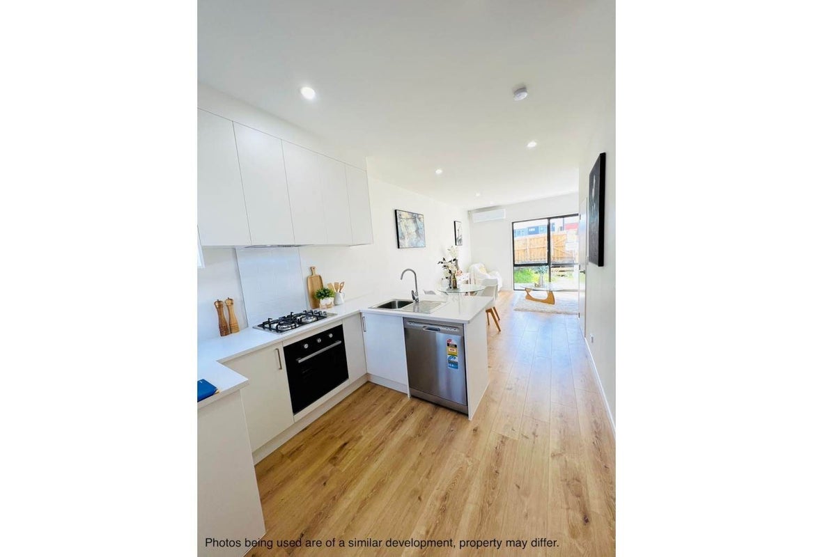 9 Creekside Way, Flat Bush, Auckland - Carousel 1