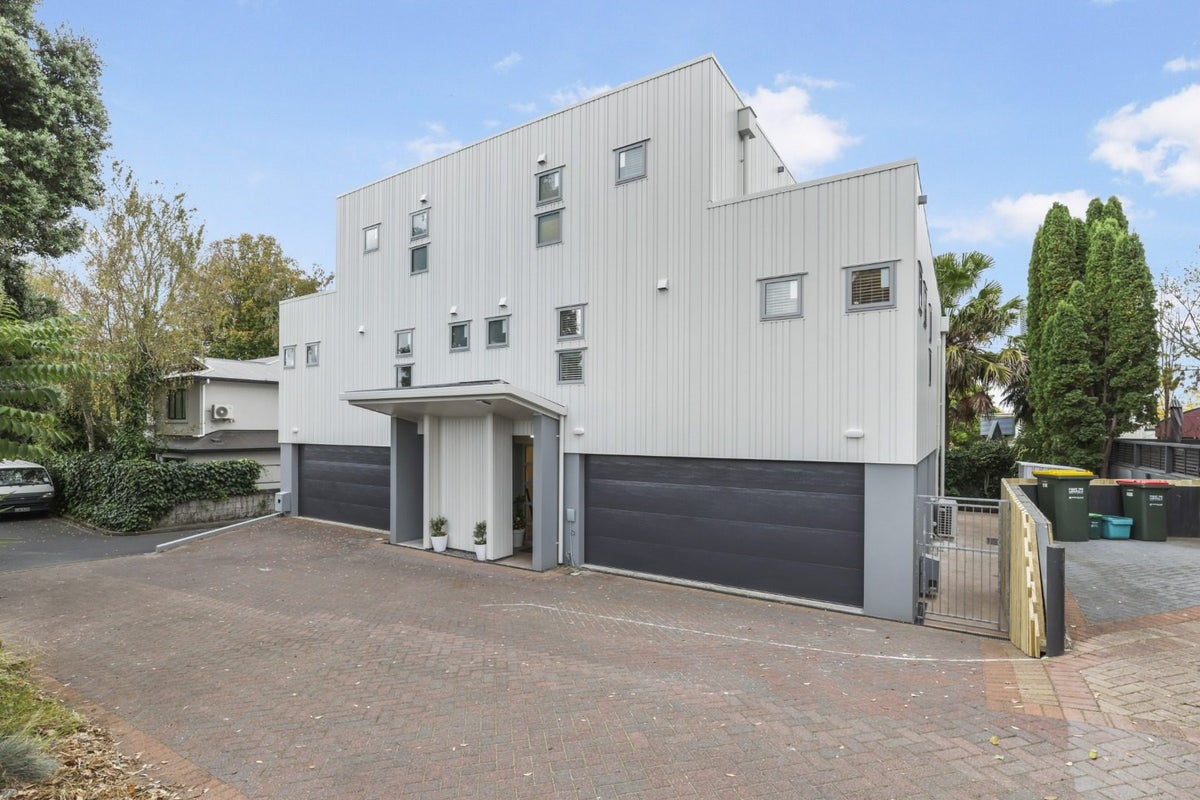 19B Rostrevor Street, Hamilton Central, Hamilton - Carousel 2