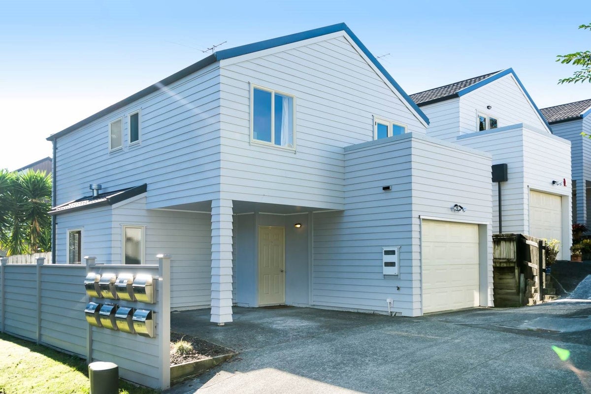 1/20 Fields Parade, Oteha, Auckland - Carousel 2