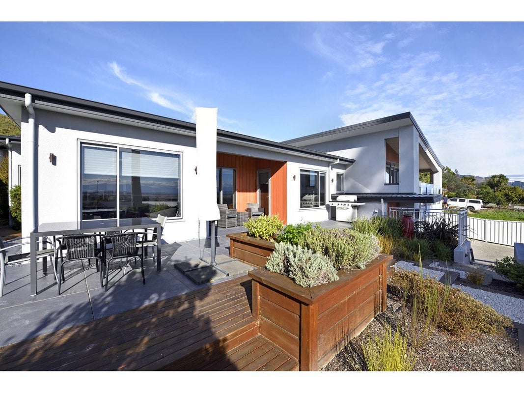 241 The Ridgeway, Stoke, Nelson - Carousel 1