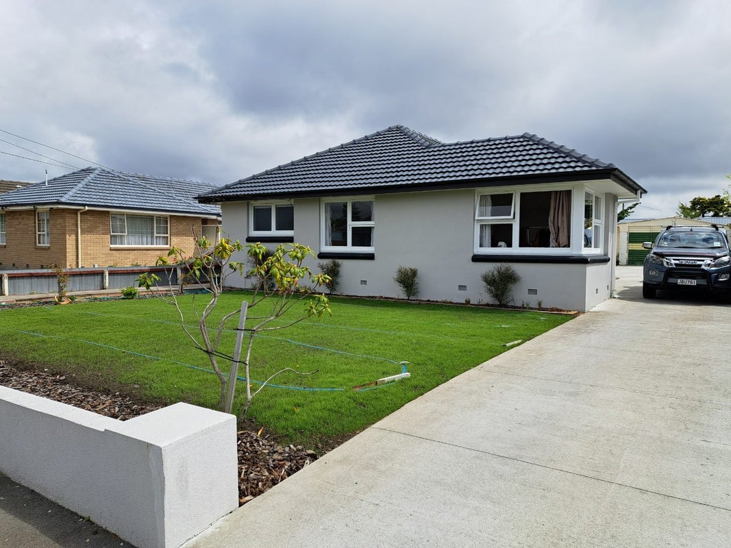 76 Vancouver Crescent, Wainoni, Christchurch - Carousel 1