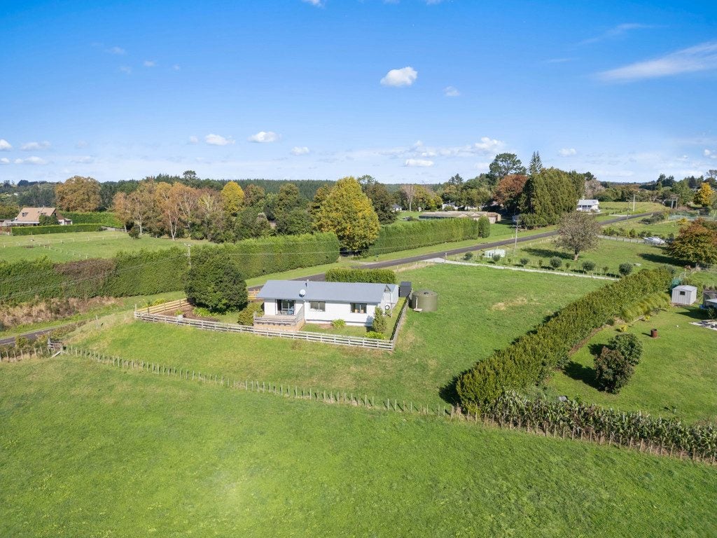33 Williams Road North, Pyes Pa, Tauranga - Carousel 2