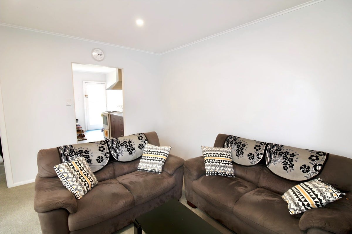 17 Baffin Grove, Kingston, Wellington - Carousel 2
