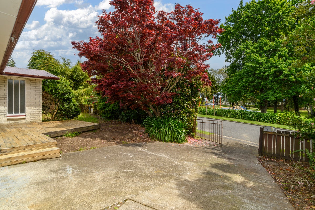 12 Manley Grove, Gate Pa, Tauranga - Carousel 2