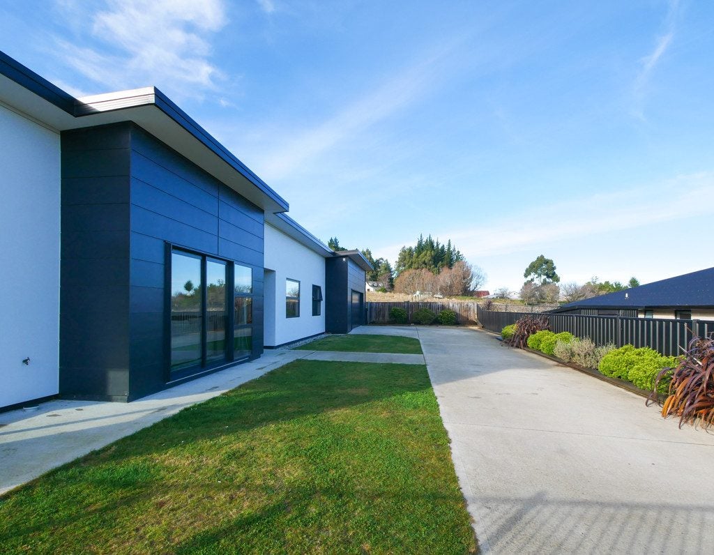15 Abbeyfield Close, Abbotsford, Dunedin - Carousel 2