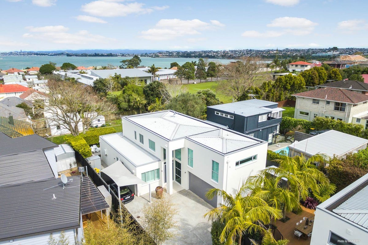 15A Waitemata Road, Hauraki, Auckland - Carousel 2