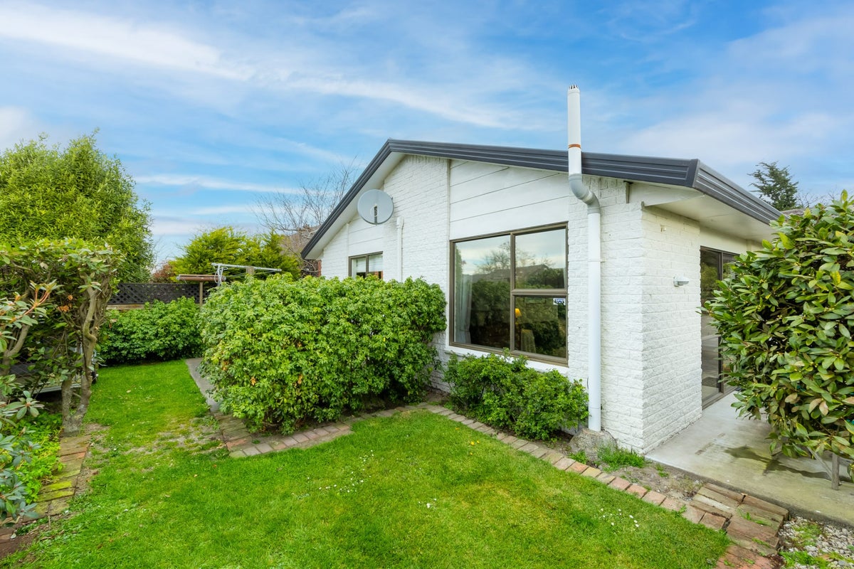 2/472 Avonhead Road, Avonhead, Christchurch - Carousel 15