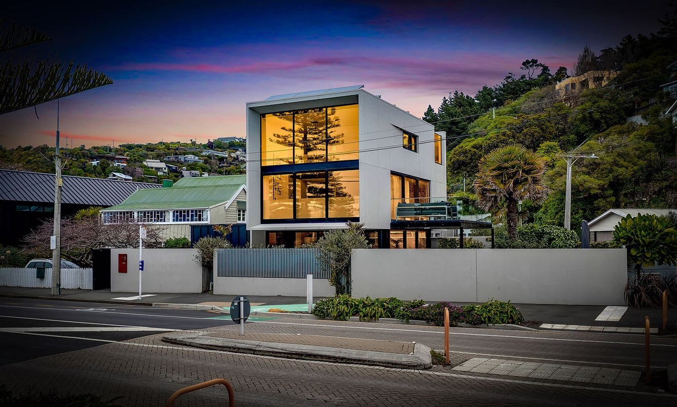 2 Marriner Street, Sumner, Christchurch - Carousel 1