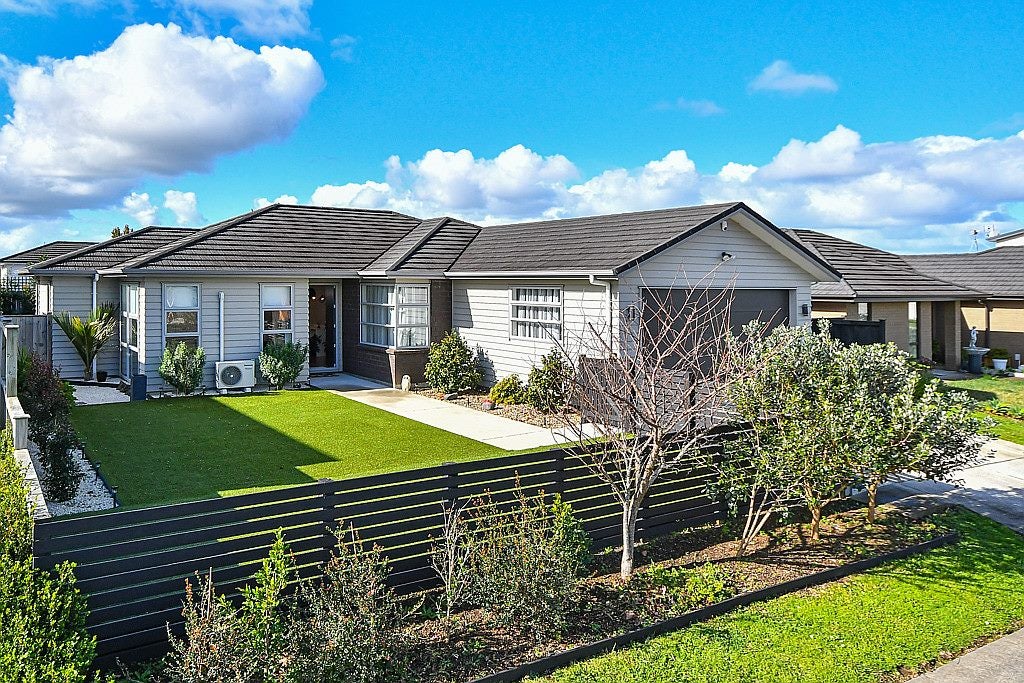 36 Paso Fino Crescent, Karaka, Papakura - Carousel 21