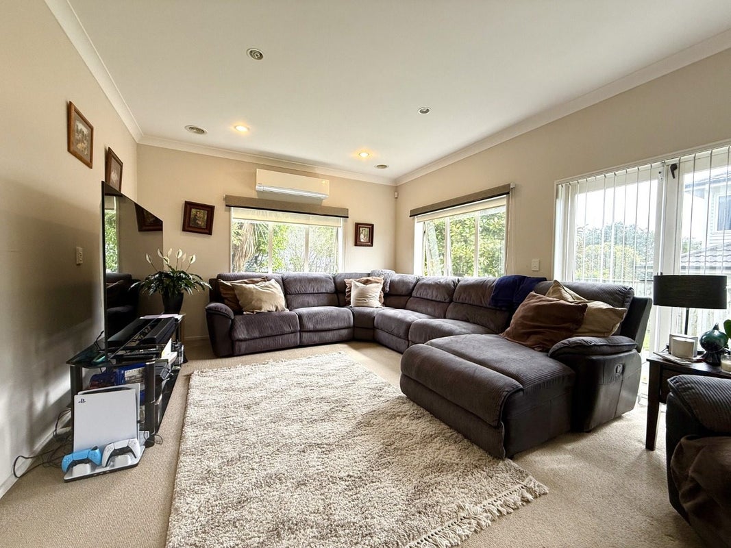 211 Westchester Drive, Churton Park, Wellington - Carousel 2