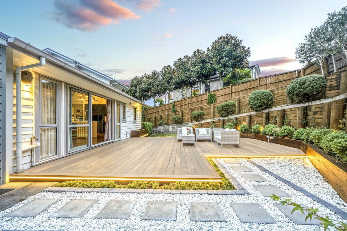 4C Hilton Close, Fairview Heights, Auckland - Carousel 1