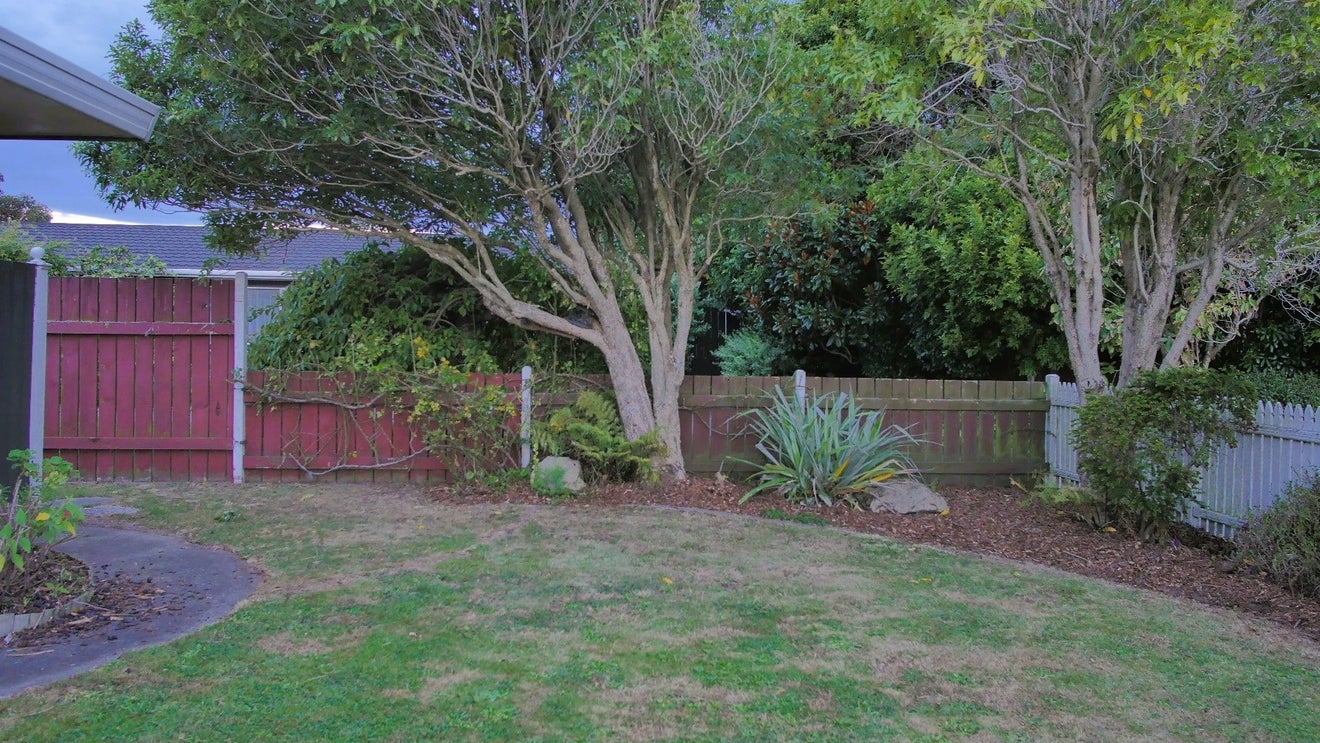 32 Cecil Place, Cloverlea, Palmerston North - Carousel 2