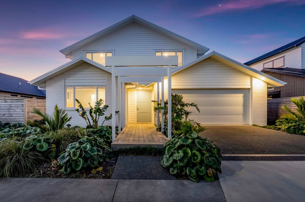 5 Te Ara o Ngakeiha, Fitzroy, New Plymouth - Carousel 1