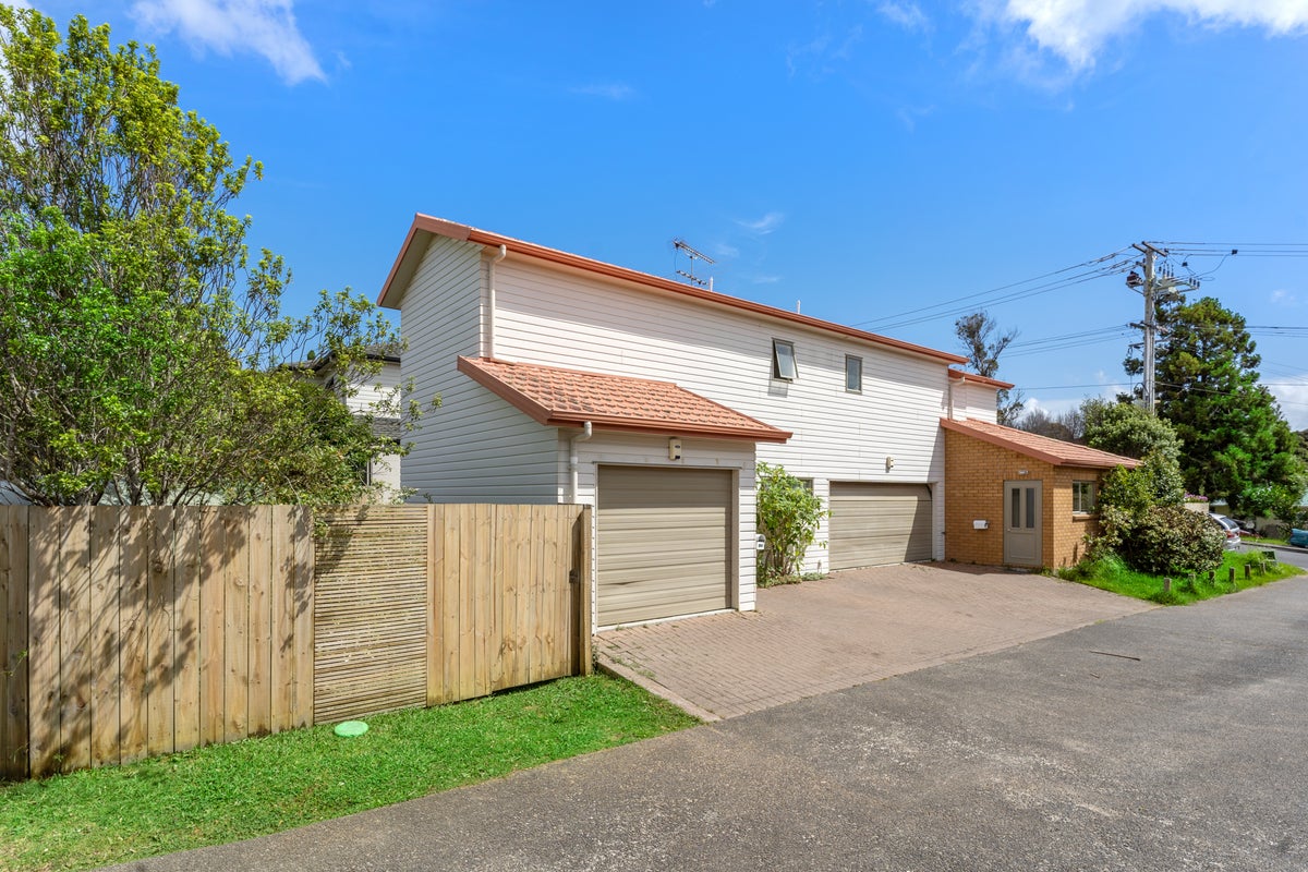 39 Tiri Tiri Road, Birkdale, Auckland - Carousel 1