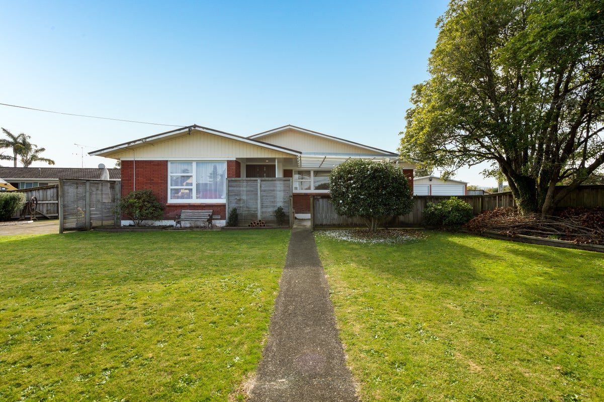 8 Thwaites Place, Leamington, Cambridge - Carousel 1