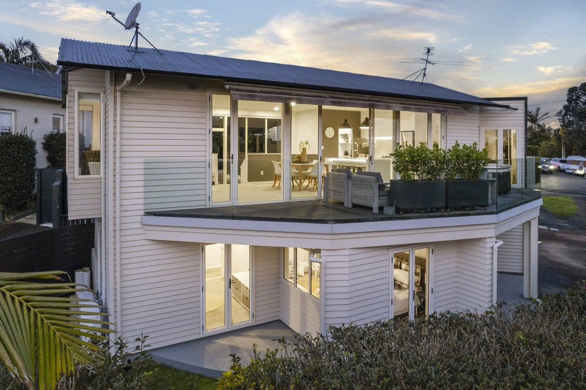 69A Oakley Avenue, Waterview, Auckland - Carousel 1