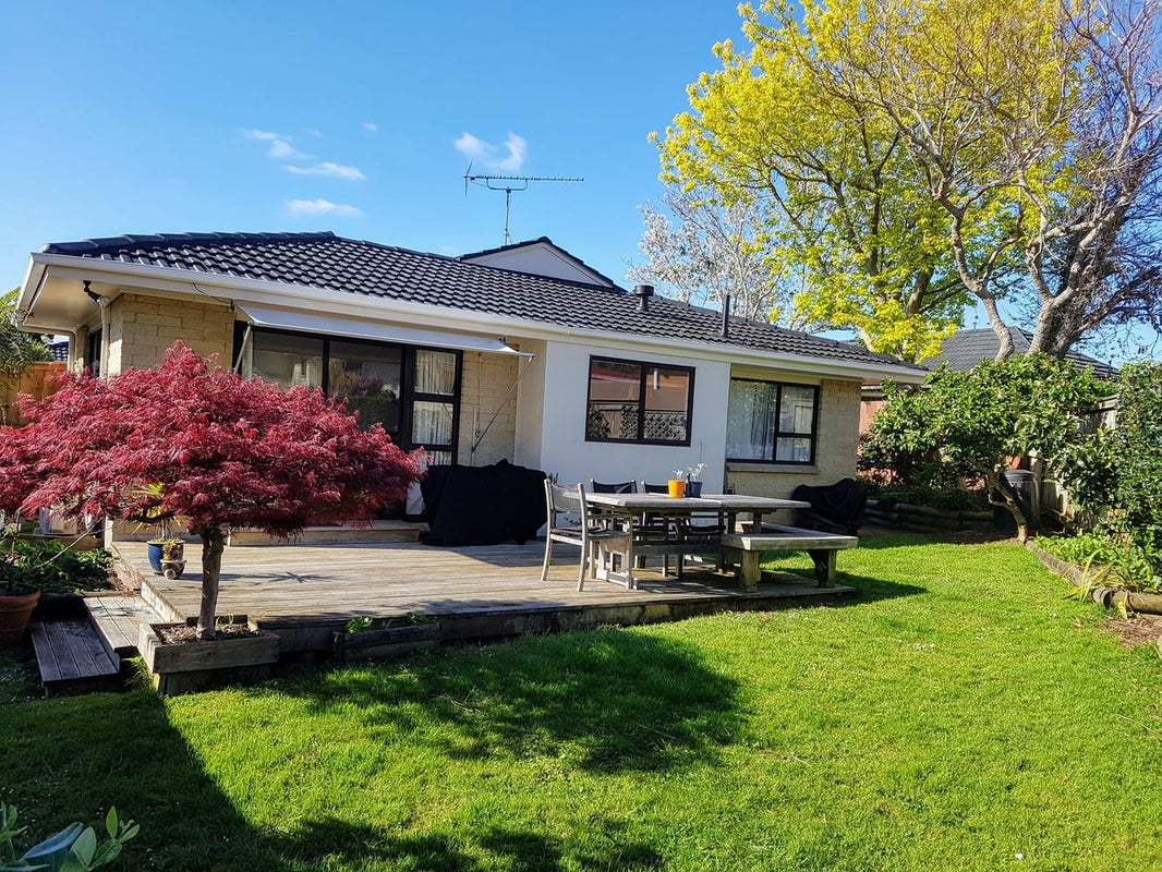 1/10 Everingham Place, Sunnyhills, Auckland - Carousel 1