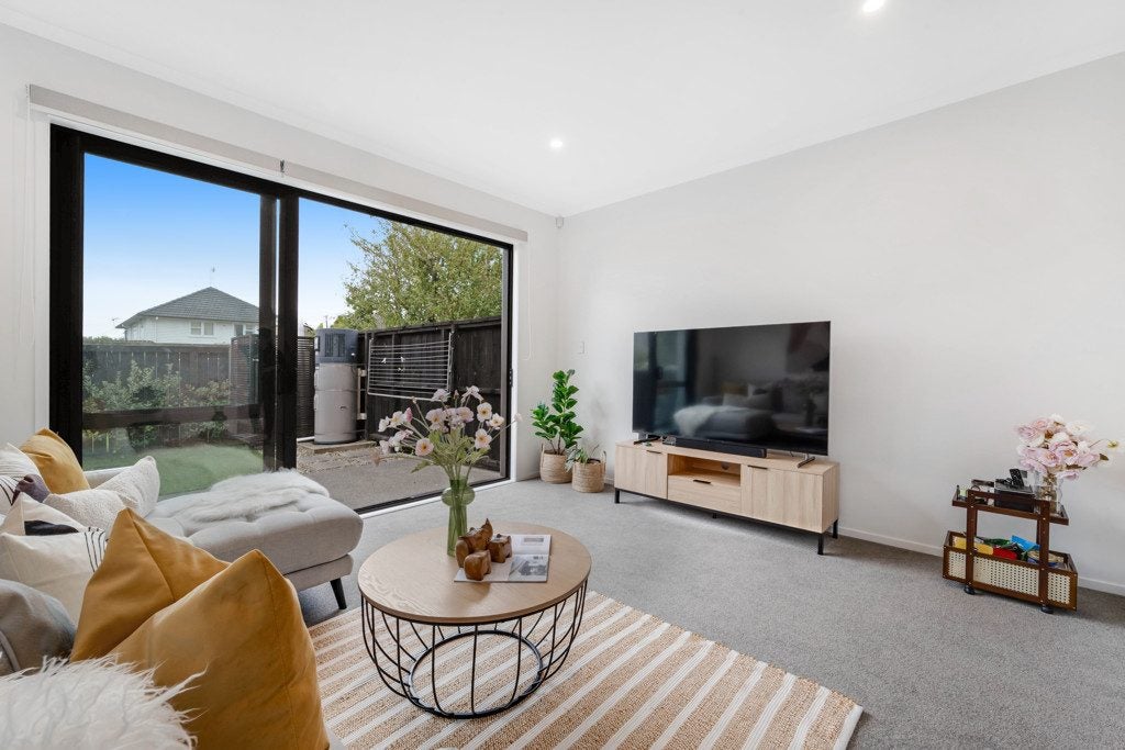 2 Tuhono Lane, Northcote, Auckland - Carousel 2