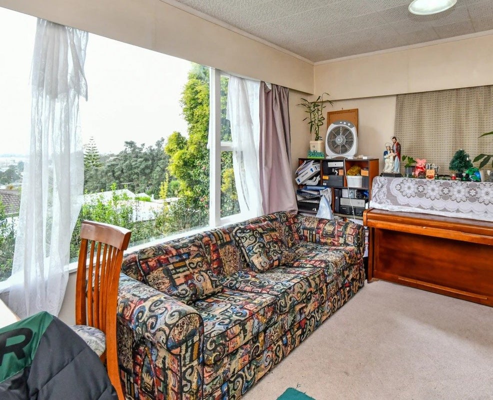 301 Glenfield Road, Glenfield, Auckland - Carousel 2