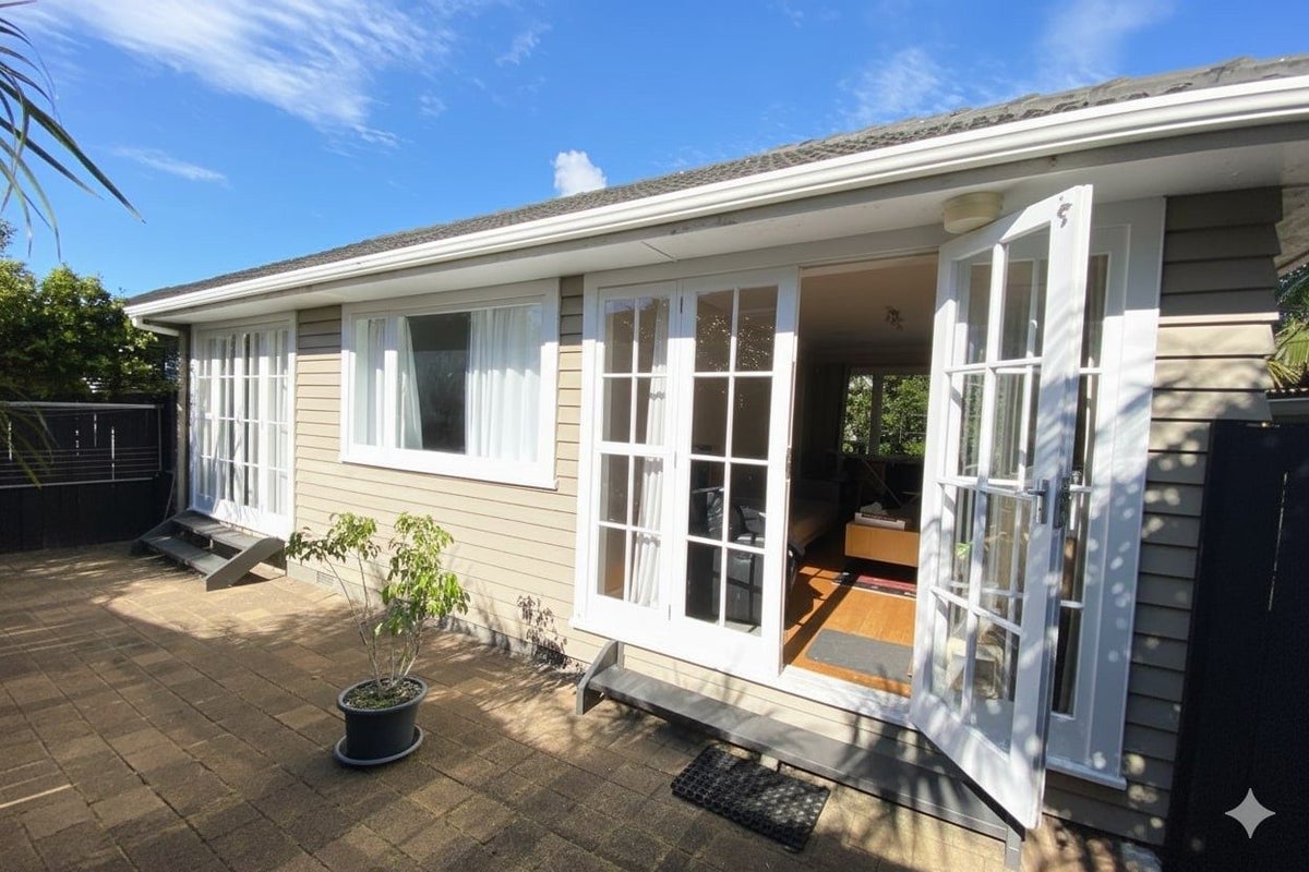 3/54 Howe Street, Howick, Auckland - Carousel 1