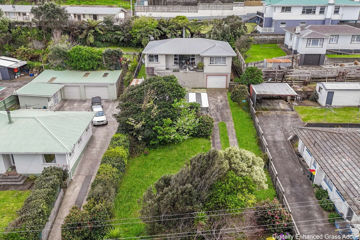 37 Simons Street, Moturoa, New Plymouth - Carousel 1