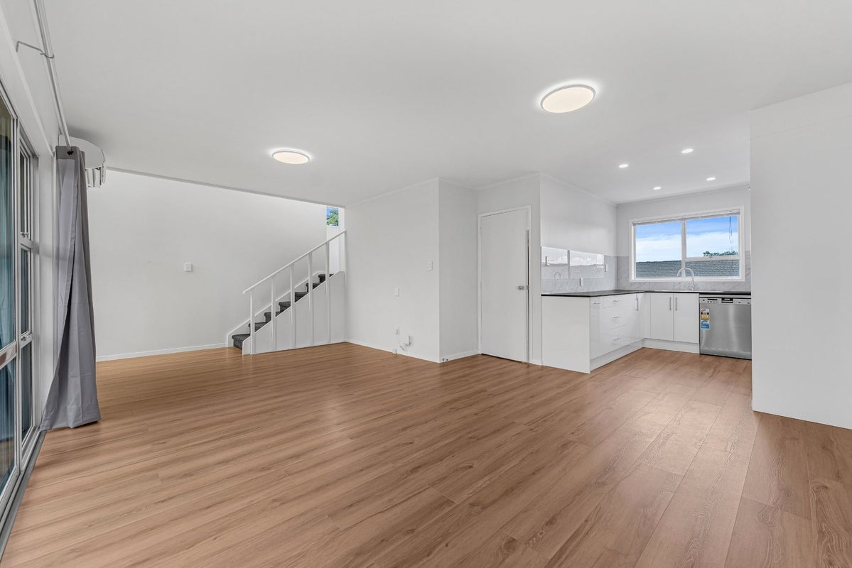 2/43 Wallace Road, Papatoetoe, Auckland - Carousel 2
