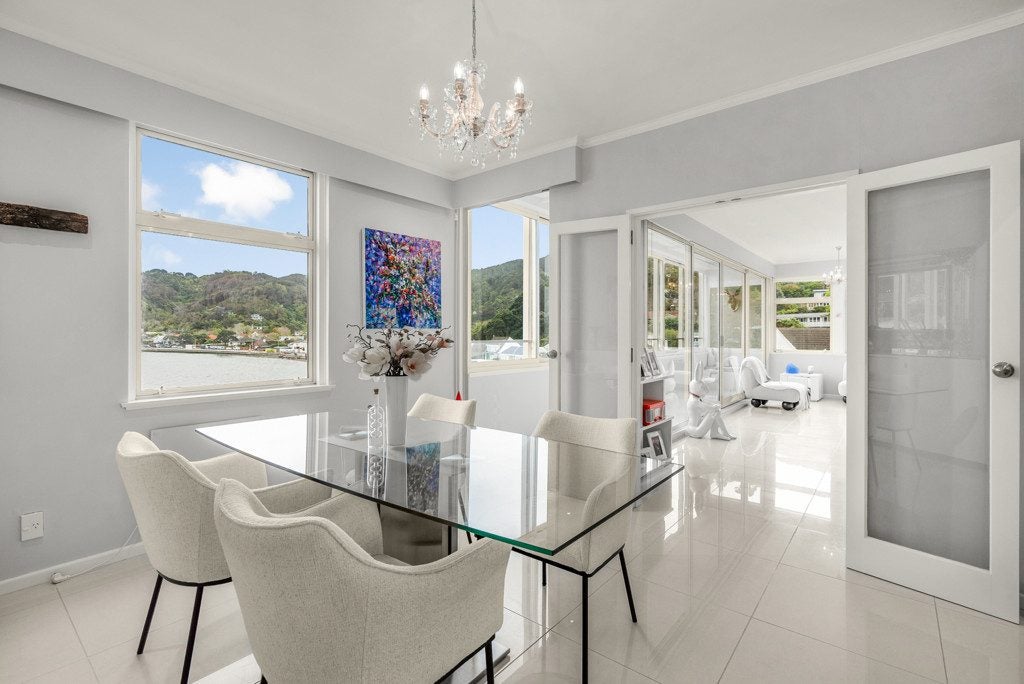 4 Gill Road, Lowry Bay, Lower Hutt - Carousel 1