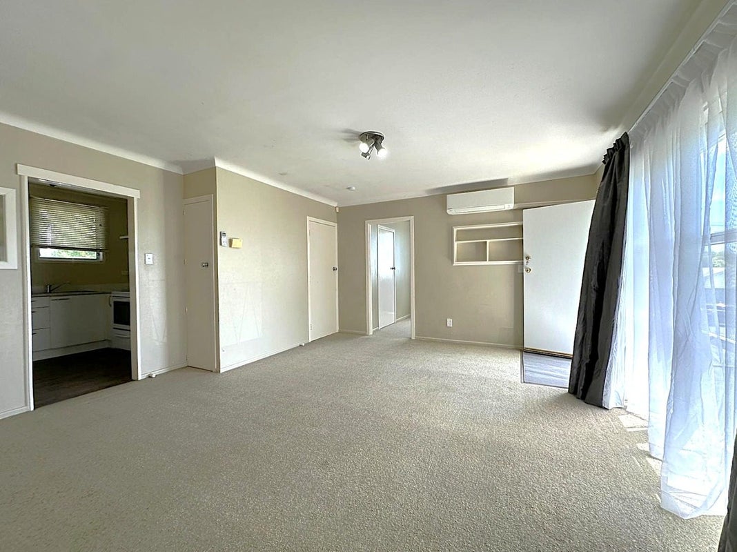 8/11 Kings Road, Panmure, Auckland - Carousel 2