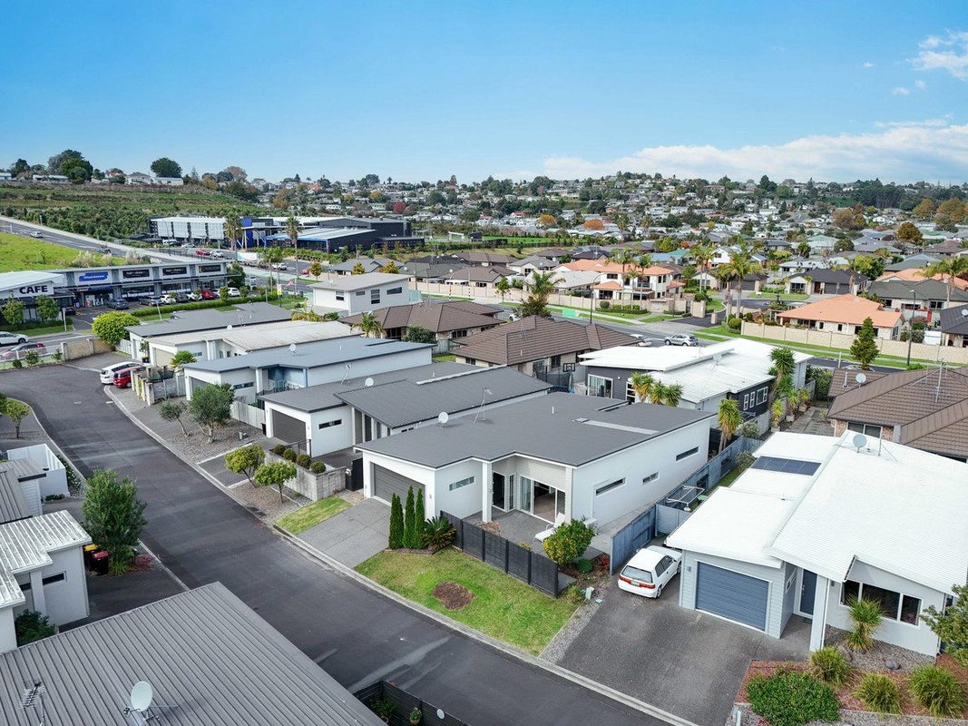21 Jude Way, Brookfield, Tauranga - Carousel 1