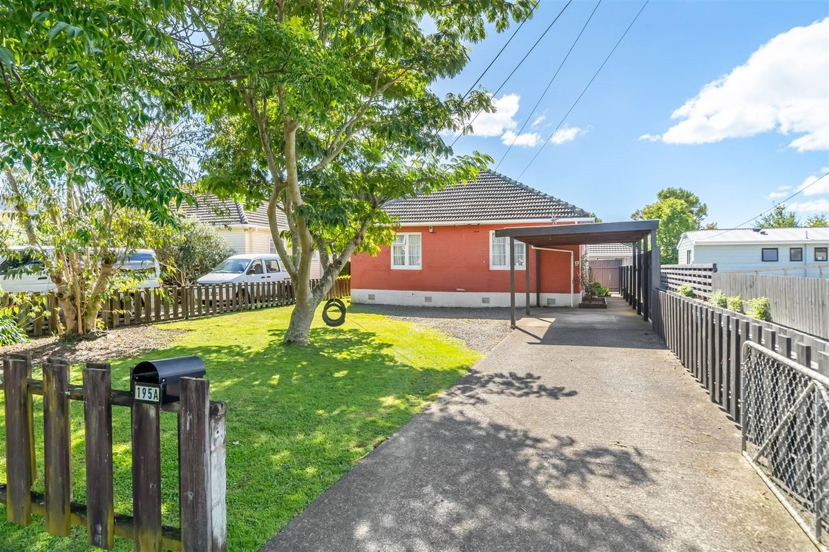 195A Naenae Road, Naenae, Lower Hutt - Carousel 1