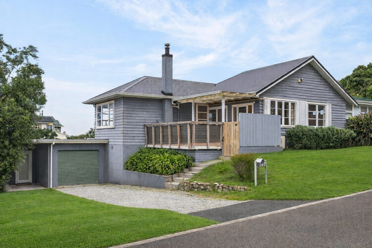 51 Douglas Street, Okitu, Gisborne - Carousel 2