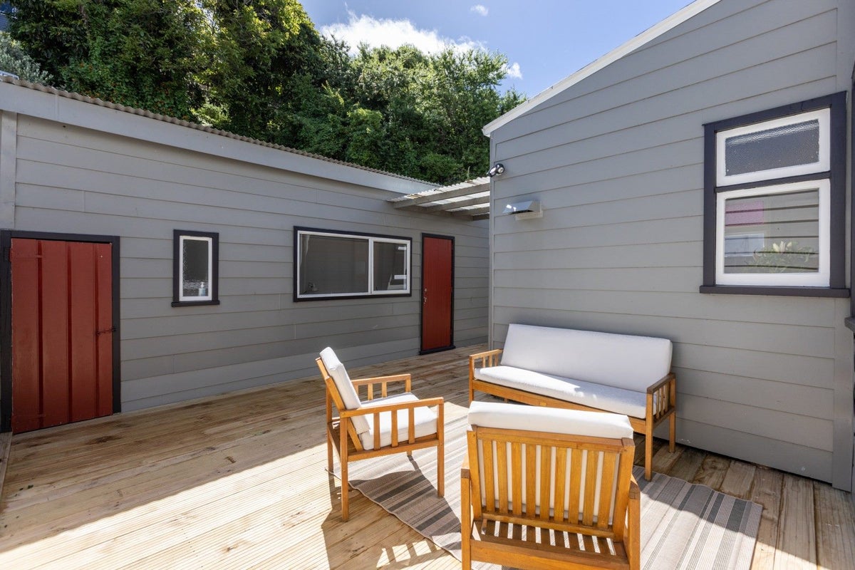 18 Faraday Street, Hospital Hill, Napier - Carousel 18