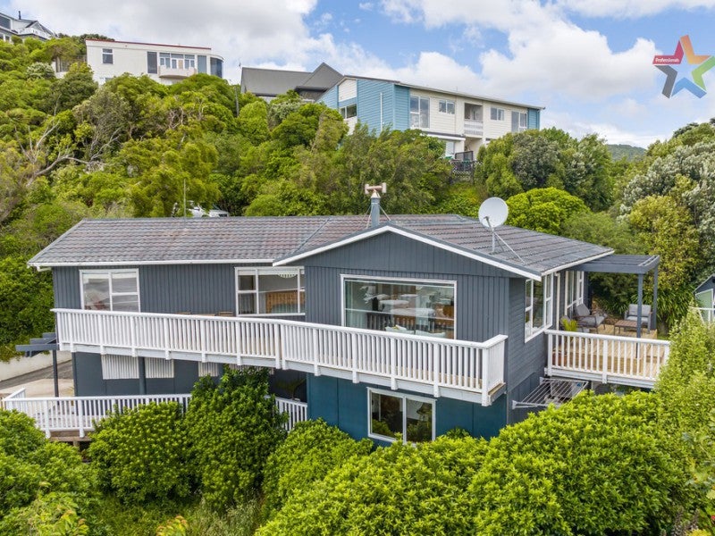 6 Nikau Road, Point Howard, Lower Hutt - Carousel 1