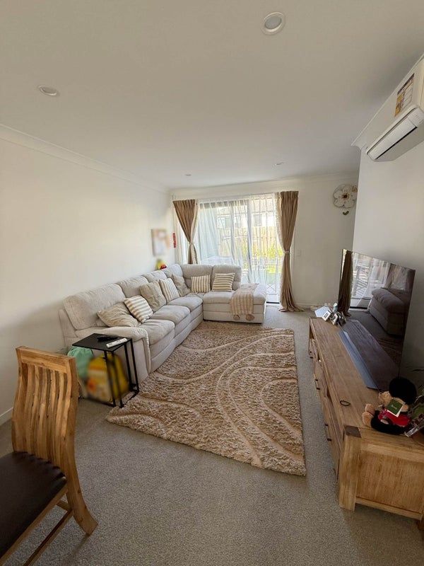 52 Kilcadden Drive, Flat Bush, Auckland - Carousel 1