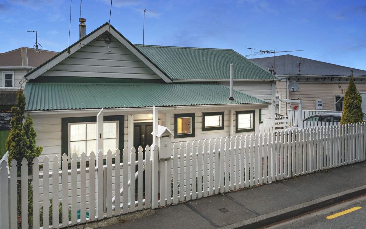 1 Mckenzie Terrace, Te Aro, Wellington - Carousel 1