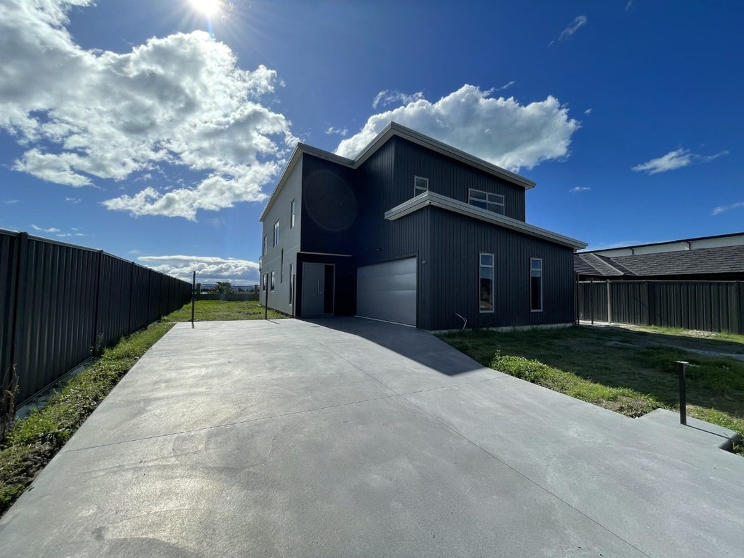 64 Pelorus Avenue, Poraiti, Napier - Carousel 1