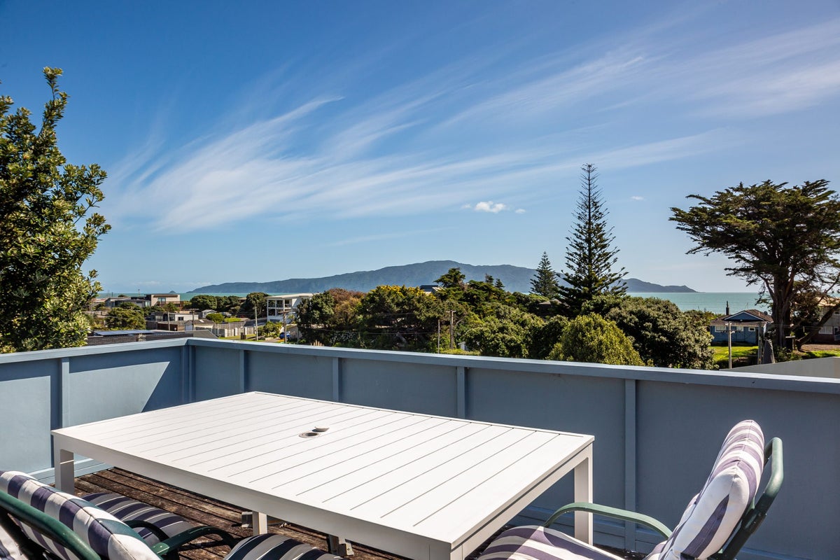 4 Rangihiroa Street, Waikanae Beach, Waikanae - Carousel 2