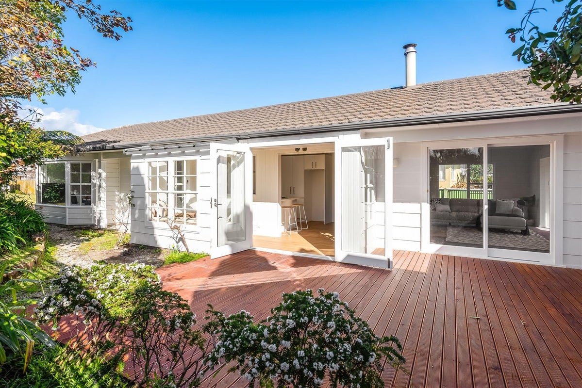28 Callender Terrace, Paraparaumu Beach, Paraparaumu - Carousel 1