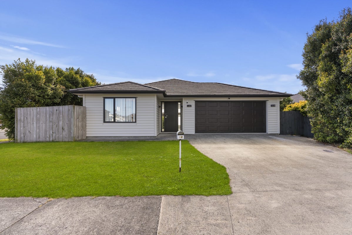 12 Peerless Avenue, Takanini, Auckland - Carousel 1