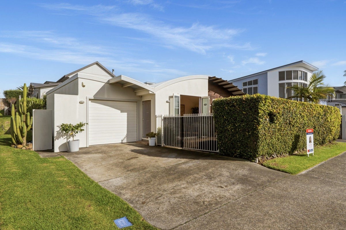 1028A Papamoa Beach Road, Papamoa Beach, Papamoa - Carousel 22