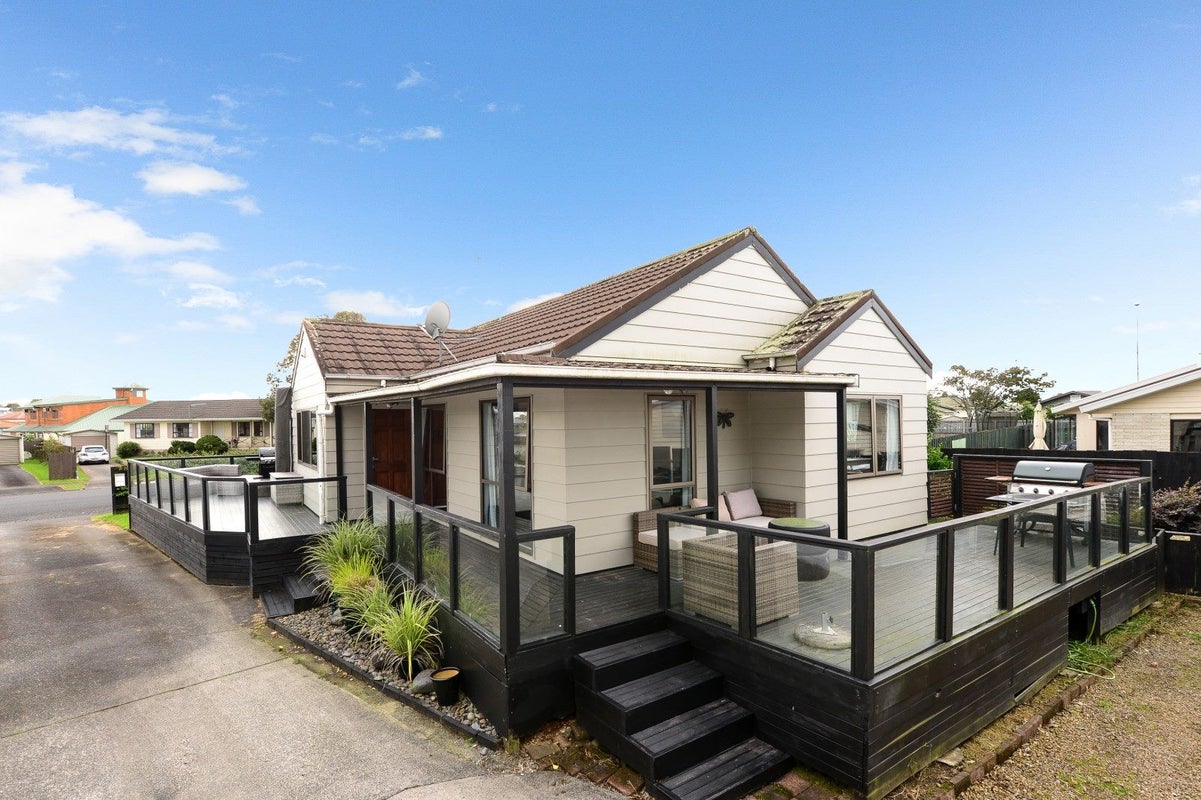 3 Jasmine Avenue, Dinsdale, Hamilton - Carousel 2