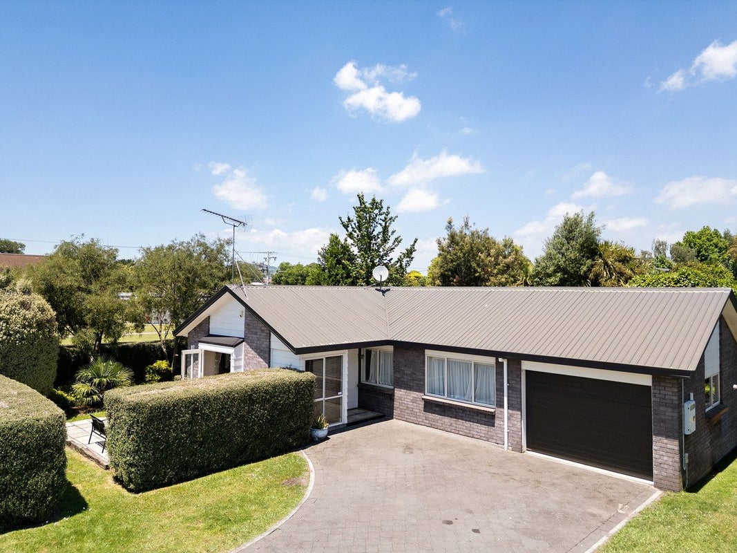 54 Browning Street, Leamington, Cambridge - Carousel 1