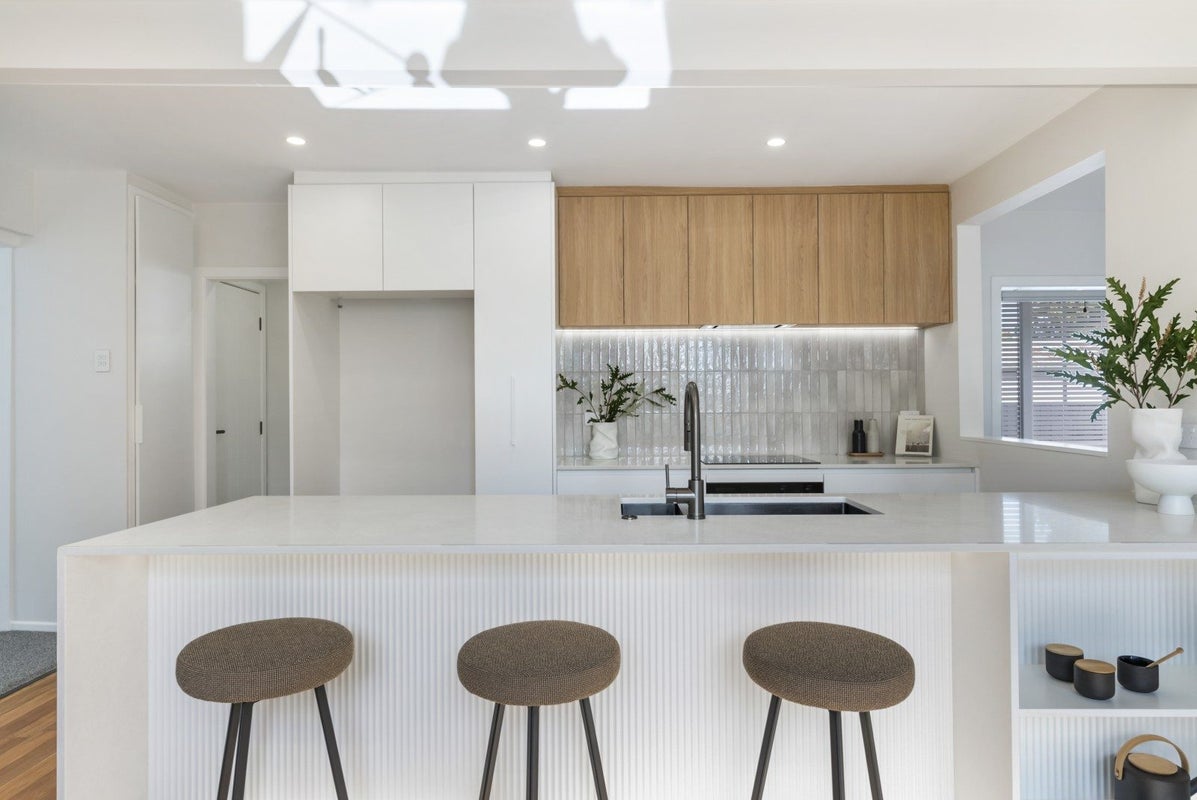 16 Moa Road, Point Chevalier, Auckland - Carousel 23