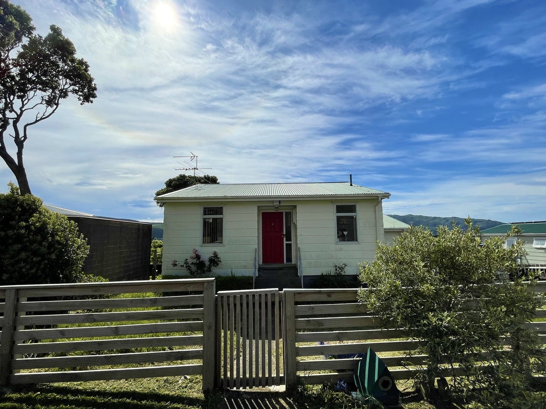 97 Jamaica Drive, Grenada North, Wellington - Carousel 21