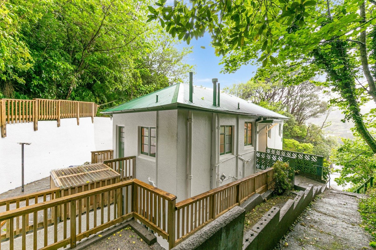 79 Garden Road, Northland, Wellington - Carousel 2