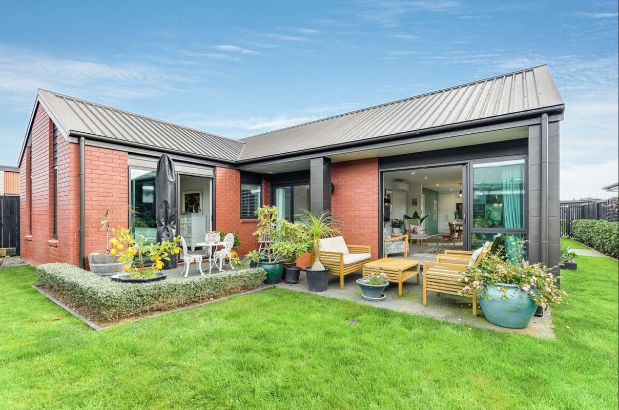 20 Probert Crescent, Chartwell, Hamilton - Carousel 2