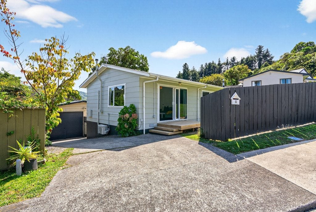 2 Takanini Grove, Stokes Valley, Lower Hutt - Carousel 2