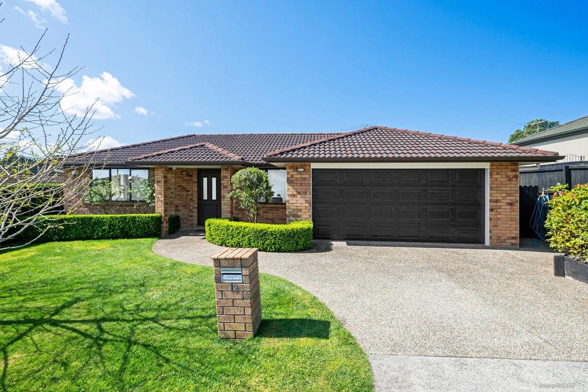 12 Henry Partington Place, Greenhithe, Auckland - Carousel 1