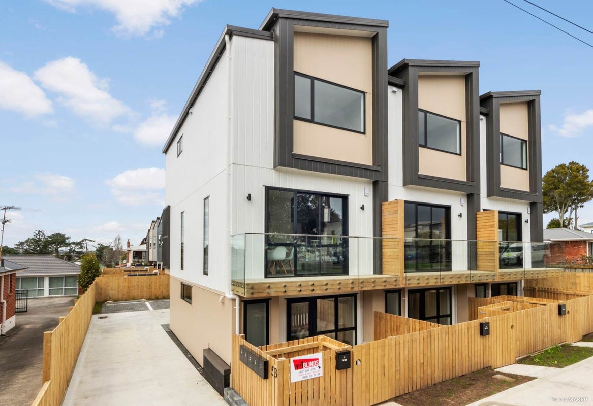 2/53 Archibald Road, Kelston, Auckland - Carousel 1