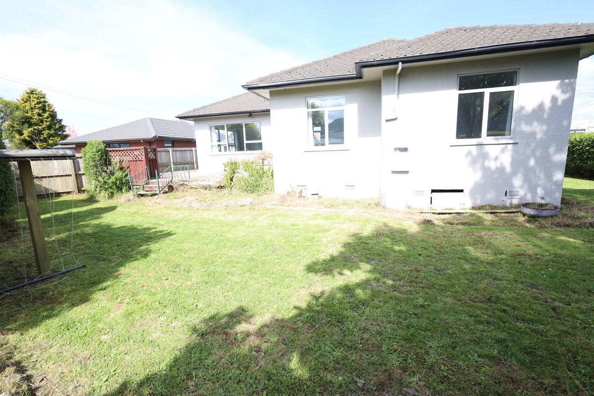 14 Monokia Street, Fairy Springs, Rotorua - Carousel 1